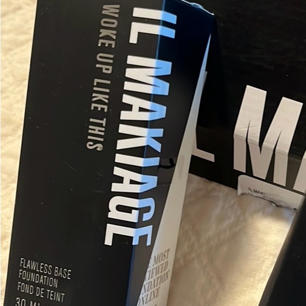 IL MAKIAGE woke up like this foundation
